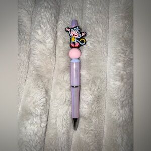 Dora theme pen